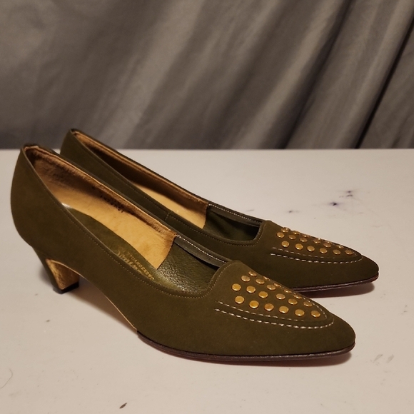 Vintage NWOT Elegant Green Heels with Studded Suede - Picture 7 of 7
